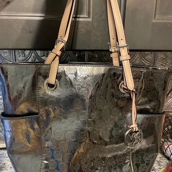 MICHAEL KORS Jet Set Logo Tote Shoulder Bag Shiny Silver Patent Leather - Picture 8 of 10